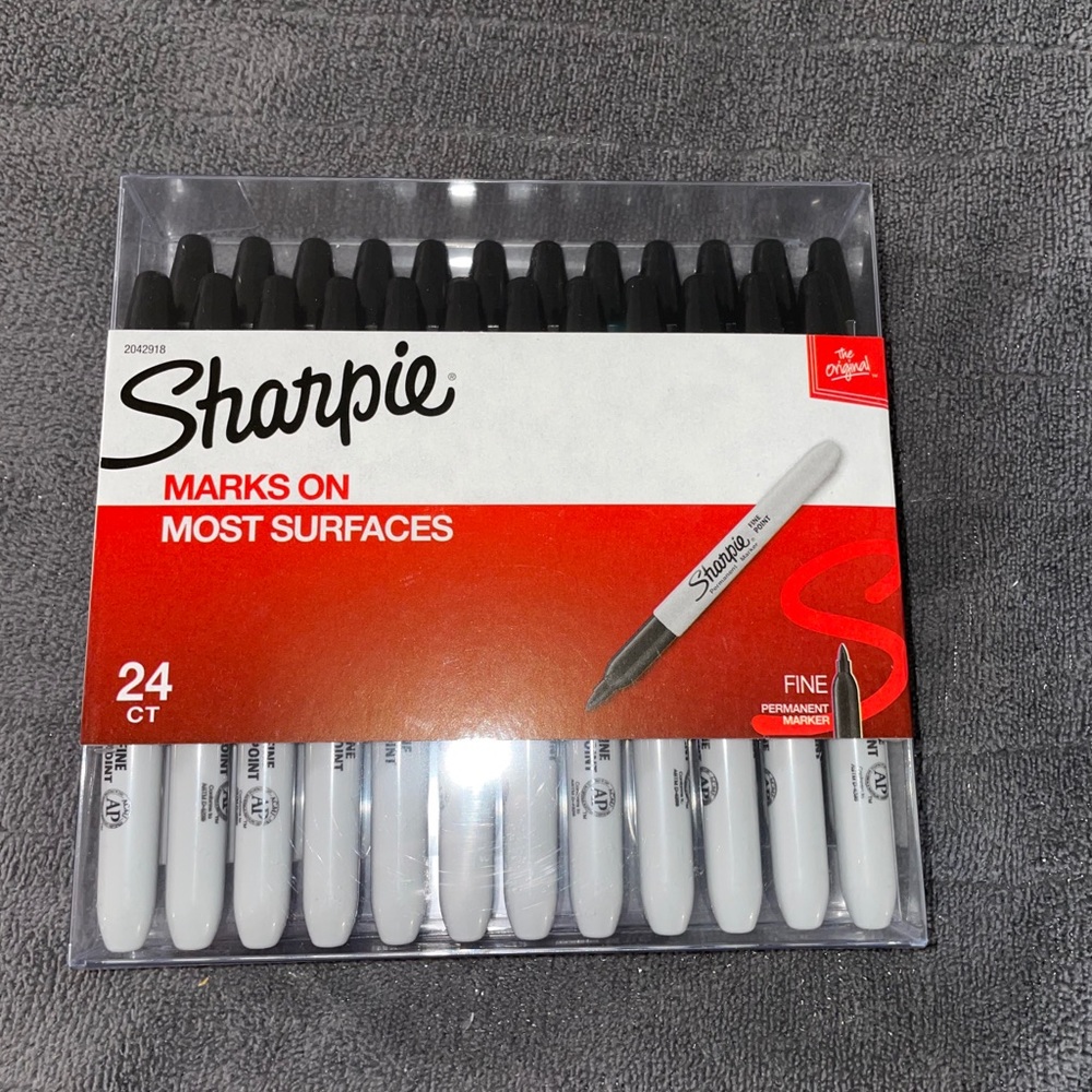 24 ct sharpie : black fine point